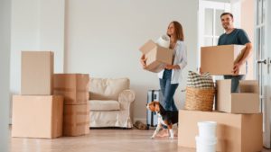 Jung heiraten erste gemeinsame Wohnung einrichten