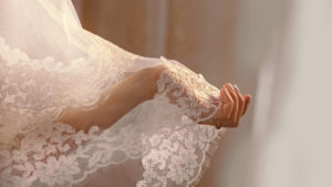 Brautkleid Spitzenschleier